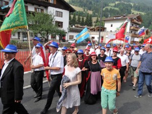 06_Alta Pusteria Nemzetkozi Korusfesztival_korusok felvonulasa_San Candido